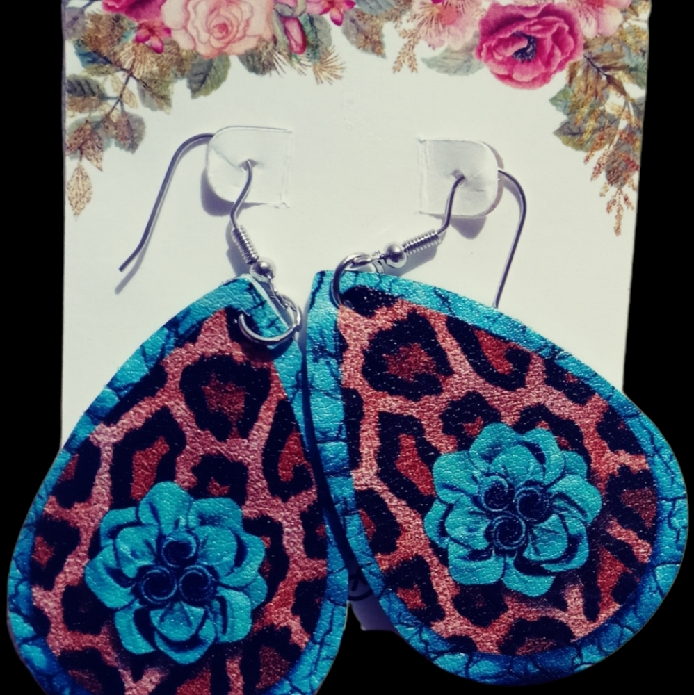 Bella Dolce Shop Earrings
